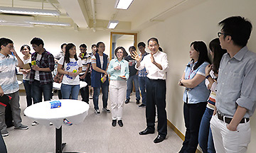 Prof. Michael Yang, Head of BMS, gave greetings to research students.