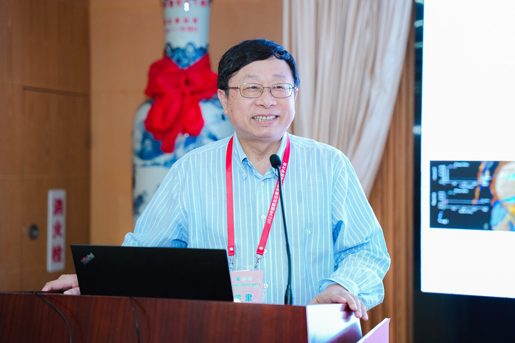 Prof. Yu Huang delivered a captivating keynote lecture.