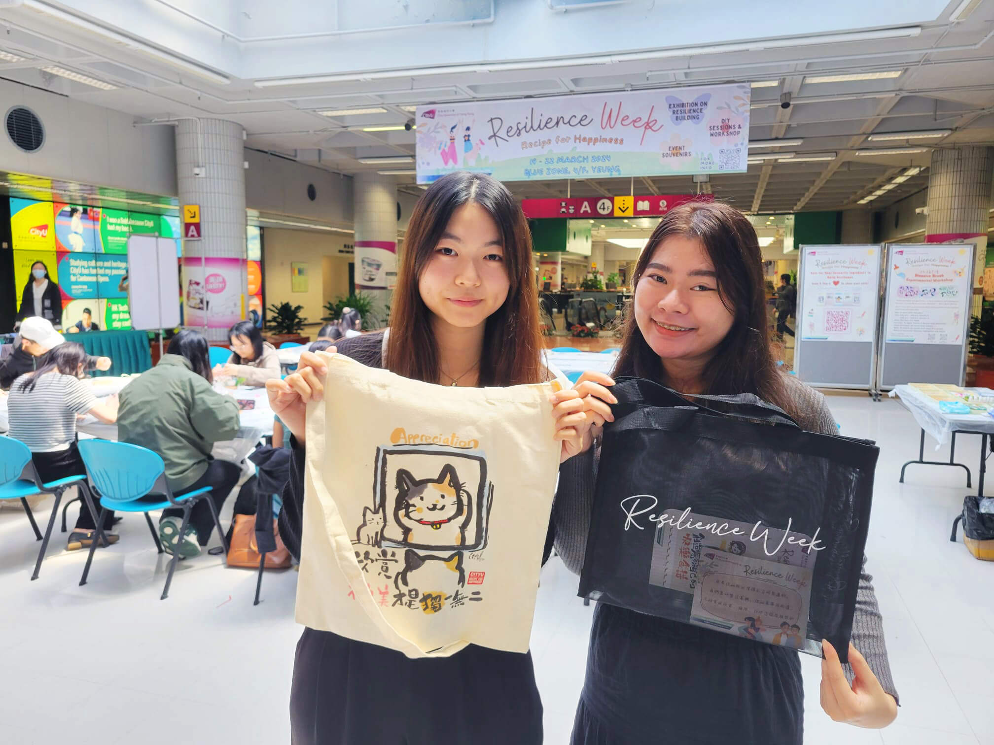 Students received a toolkit by participating in an activity focused on promoting gratitude and appreciation. These toolkits included one of two unique styles of tote bags and tips for fostering resilience.