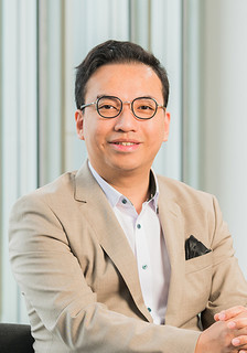 Mr Chris Jung Ting-lok