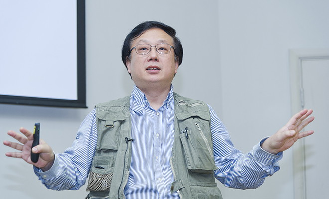 Nature inspires super-wettability