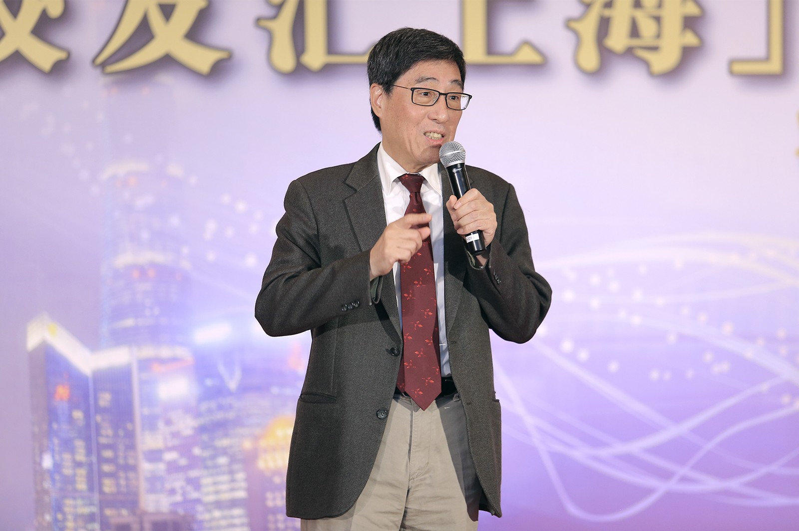 郭校長在晚宴上發表感言。