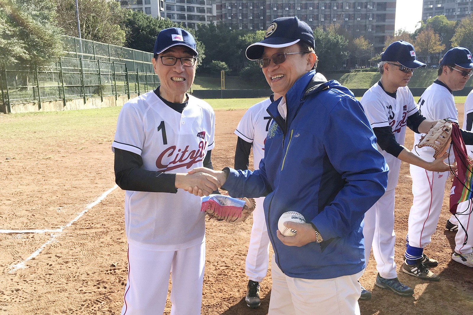 Professor Kuo (left) and Professor Chang.