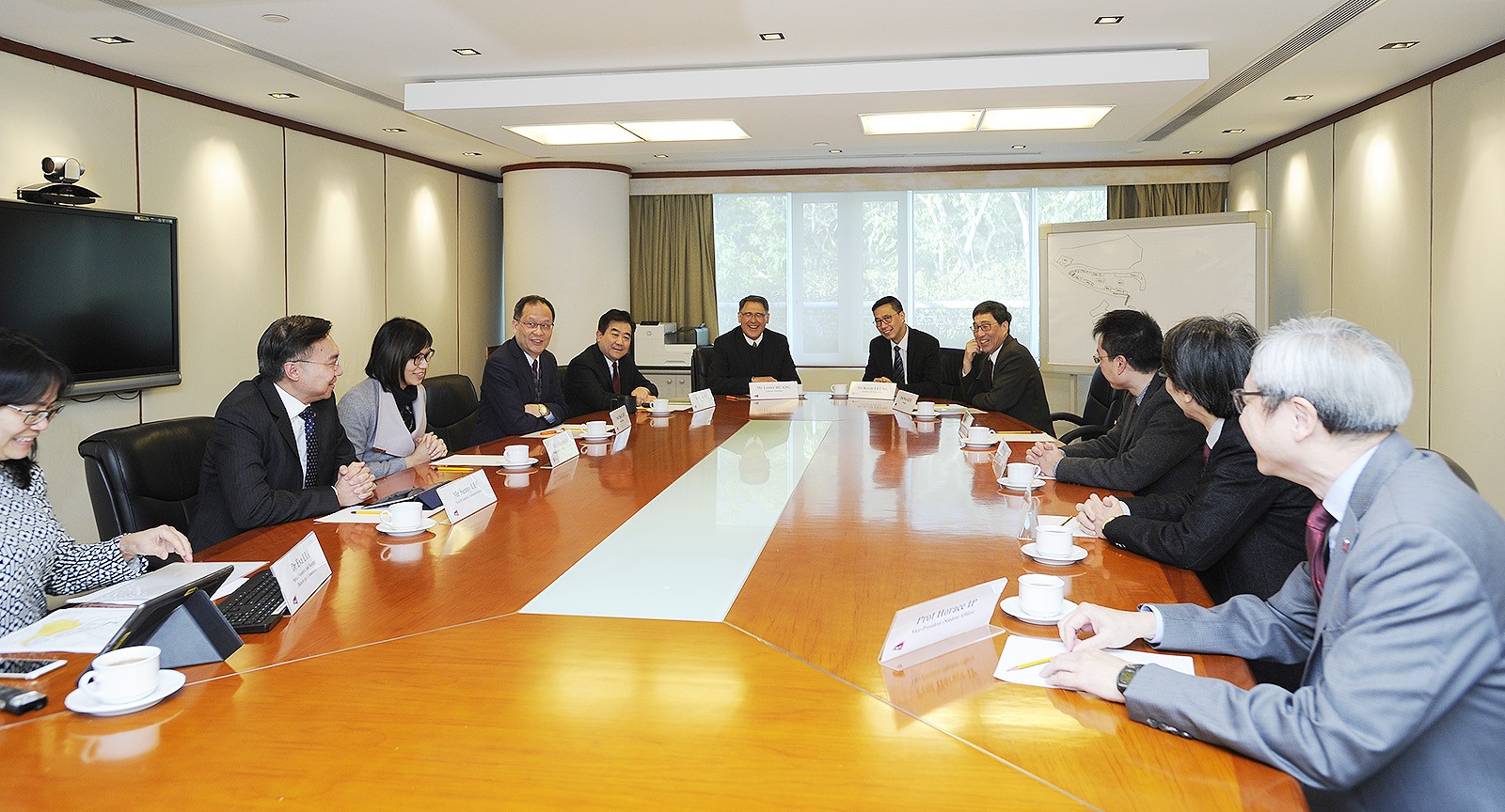 Secretary for Education visits CityU