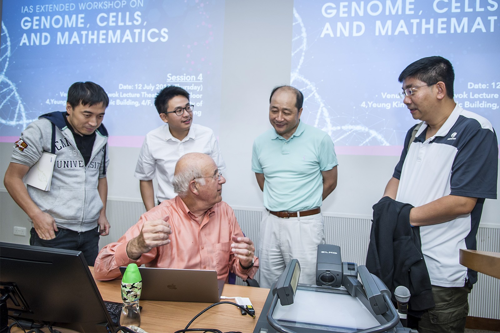 Stimulating new ideas in the fields of genomes, cells and mathematics