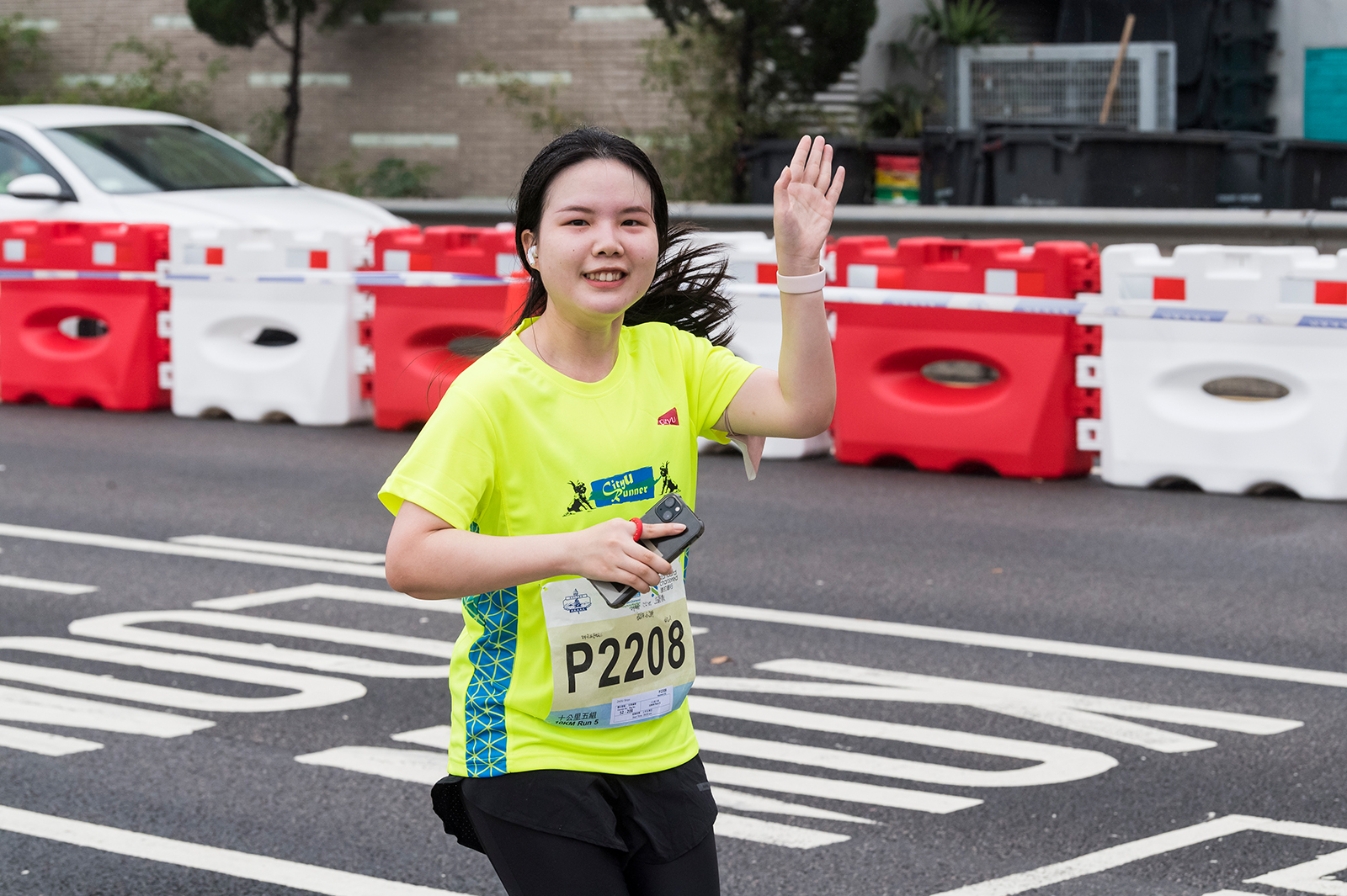 President Kuo leads CityU marathon team for 13th consecutive race