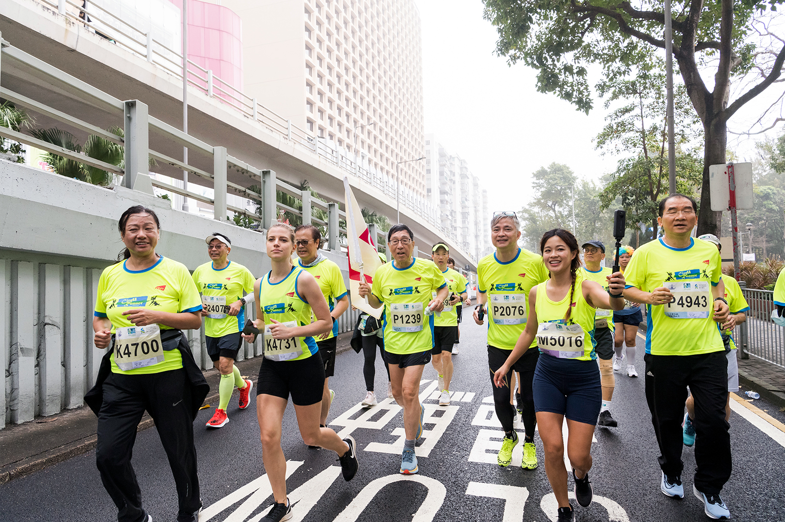 President Kuo leads CityU marathon team for 13th consecutive race