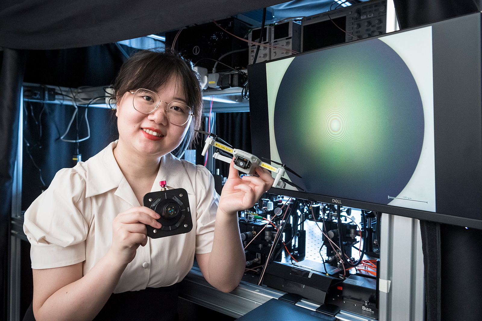 Liu Xiaoyuan developed a series of novel meta-devises. 