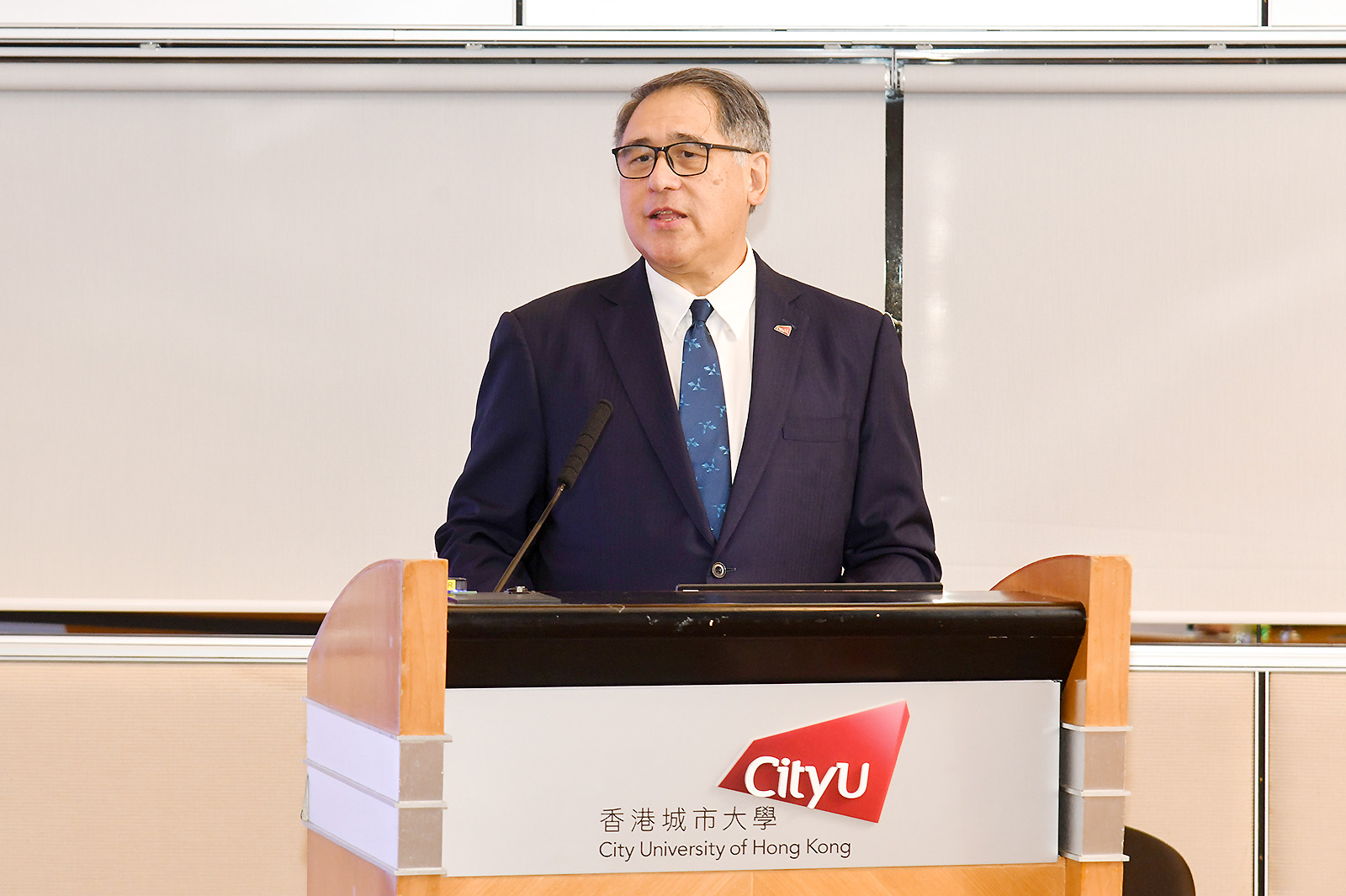 2.	Mr Lester Garson Huang delivered a welcoming speech to the delegation from Kazakhstan.