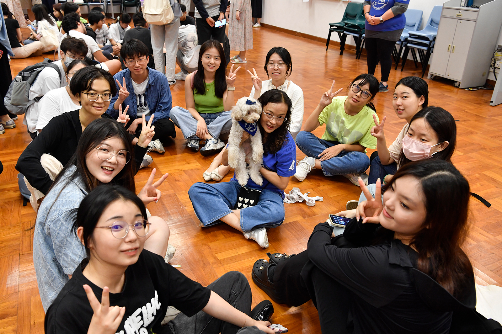 About 100 CityU students joined the event and met with “Professor Paws”.