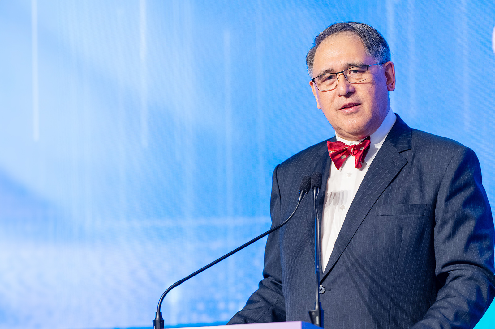 Mr Huang looks forward to join hands with CityU supporters to build a better future.