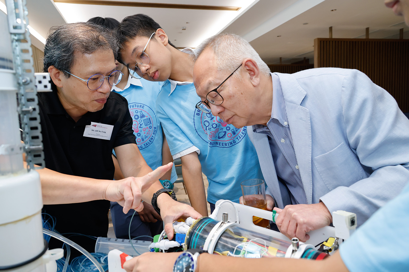 Secondary students were given the opportunity to share their achievements with Dr Chung in person.