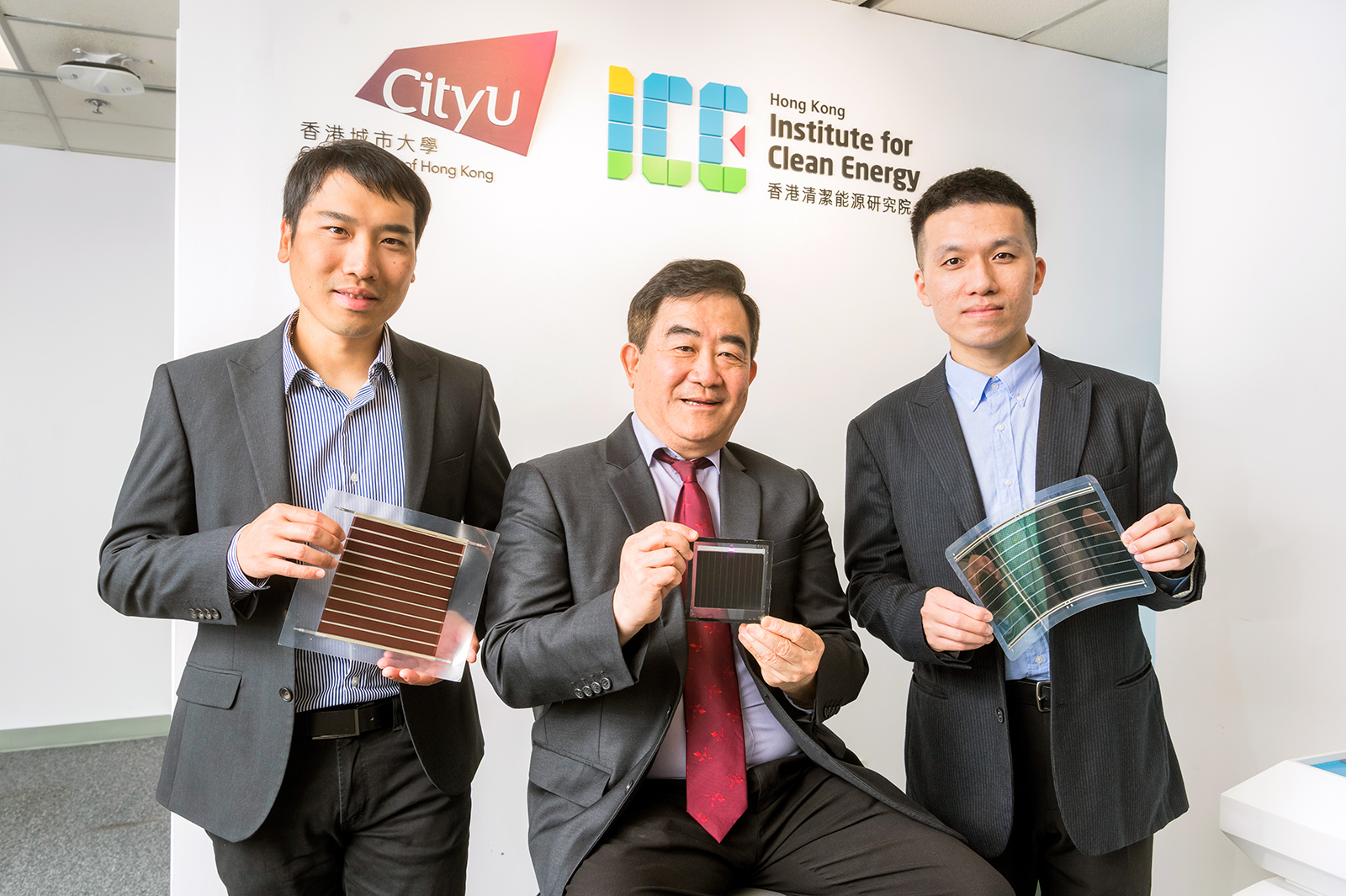 城大學者研發高效先進穩定太陽能電池 批量生產如「印報紙」