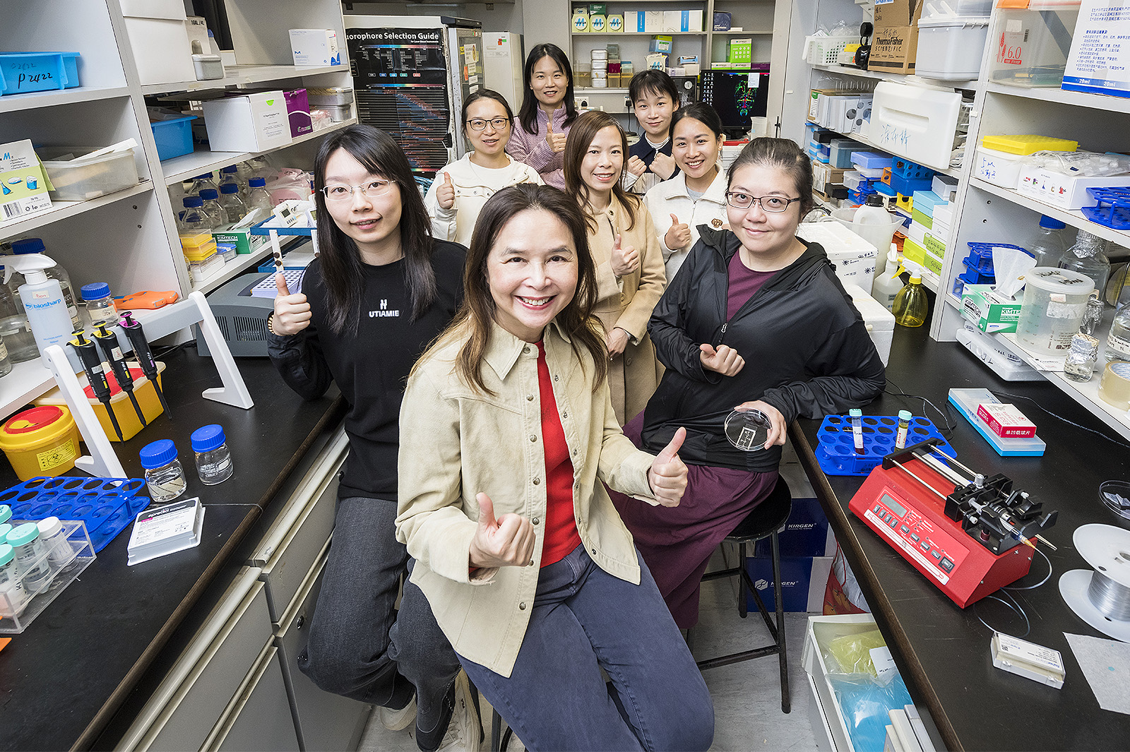 城大安排生物醫學院的女性學術人員和學生一起慶祝婦女和女童參與科學國際日。
