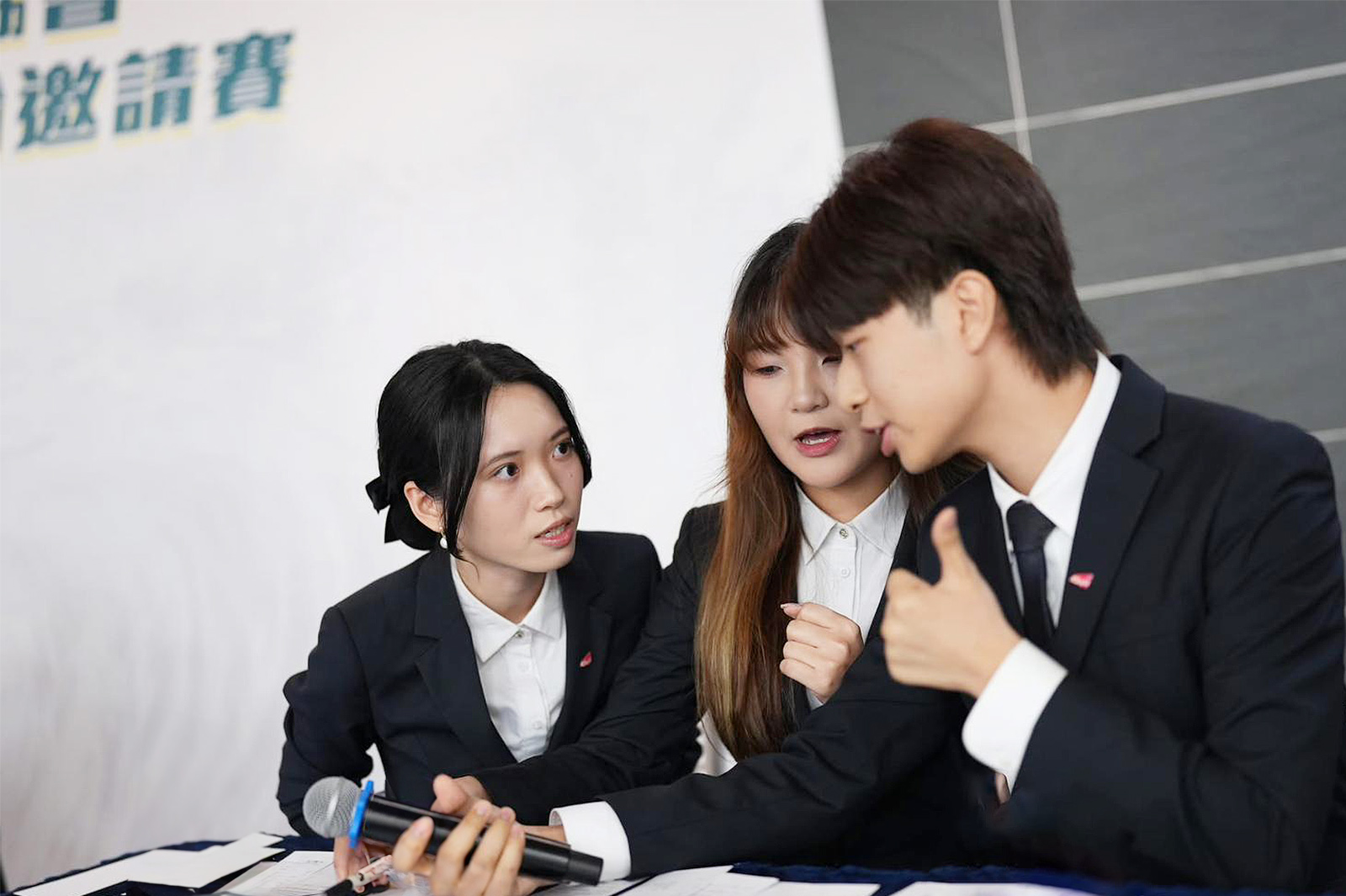CityUHK Chinese Debating Team wins the Greater Bay Area Inter-Collegiate Debate Competition 2025