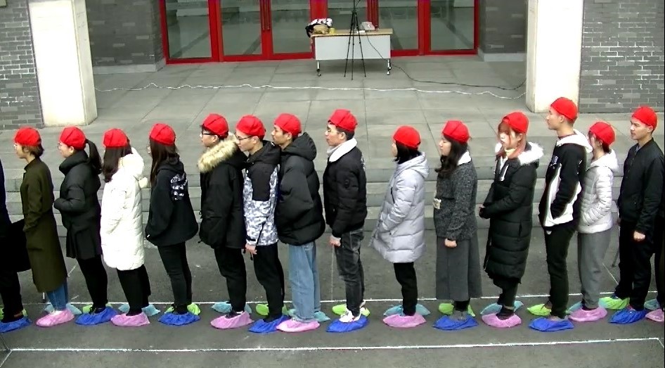 Commotion In Crowd Crowd motion experiment reveals why crowds synchronise footsteps | City ...