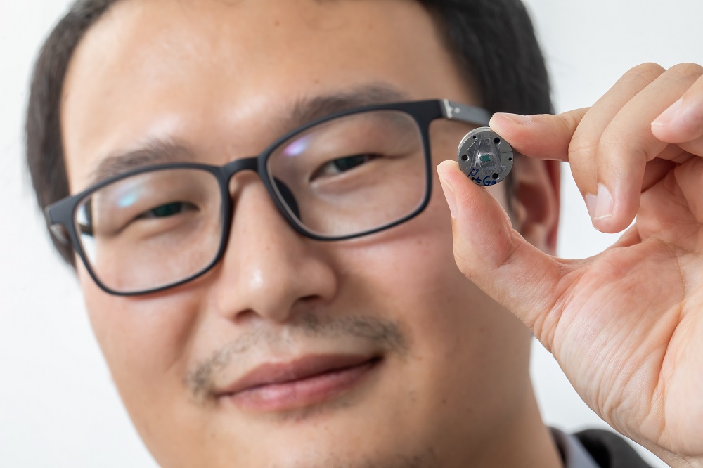 CityU scientist hunted down the first unpaired Weyl magnetic monopole