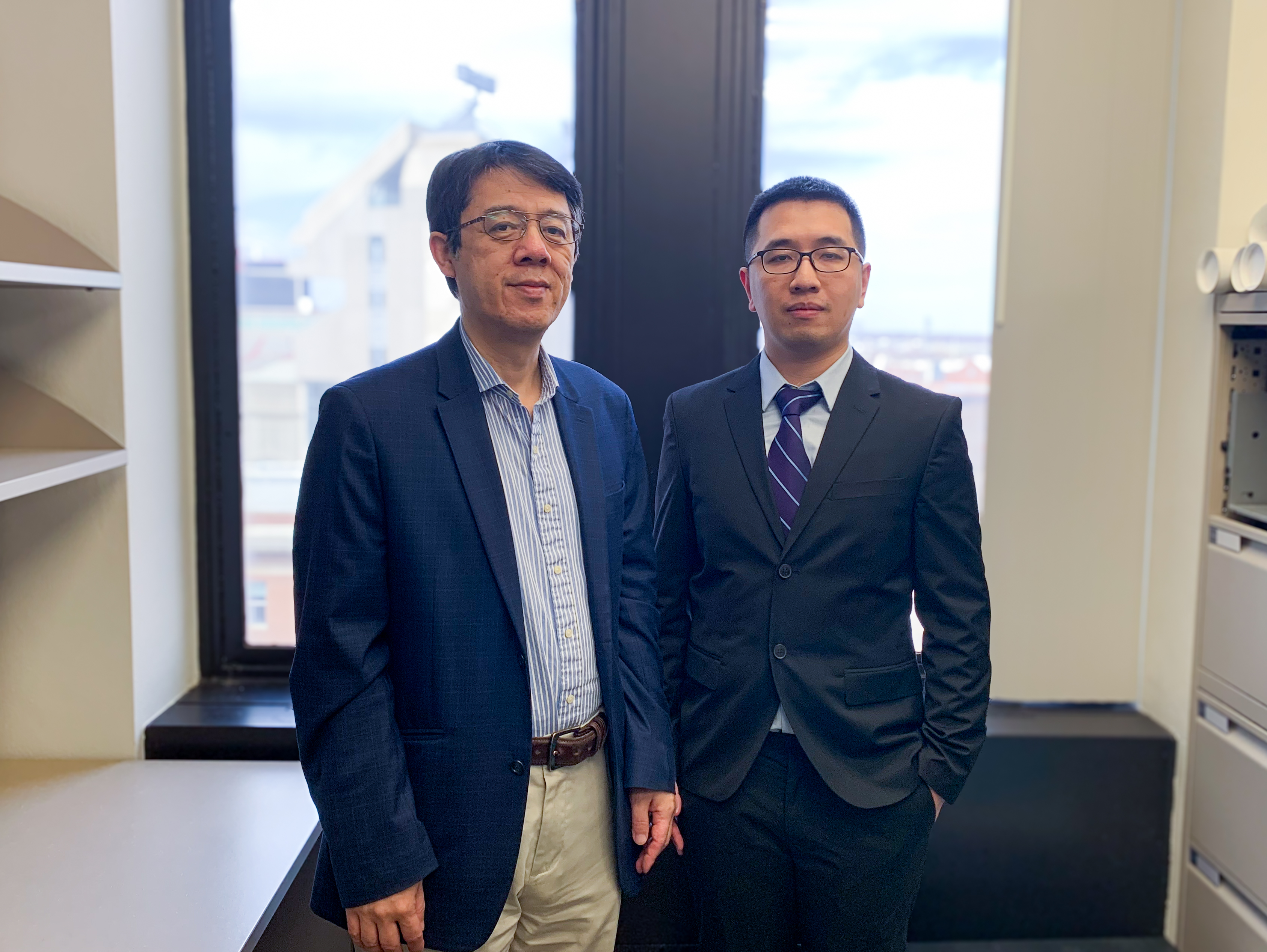 揭開水和冰在極端條件下意想不到的行為