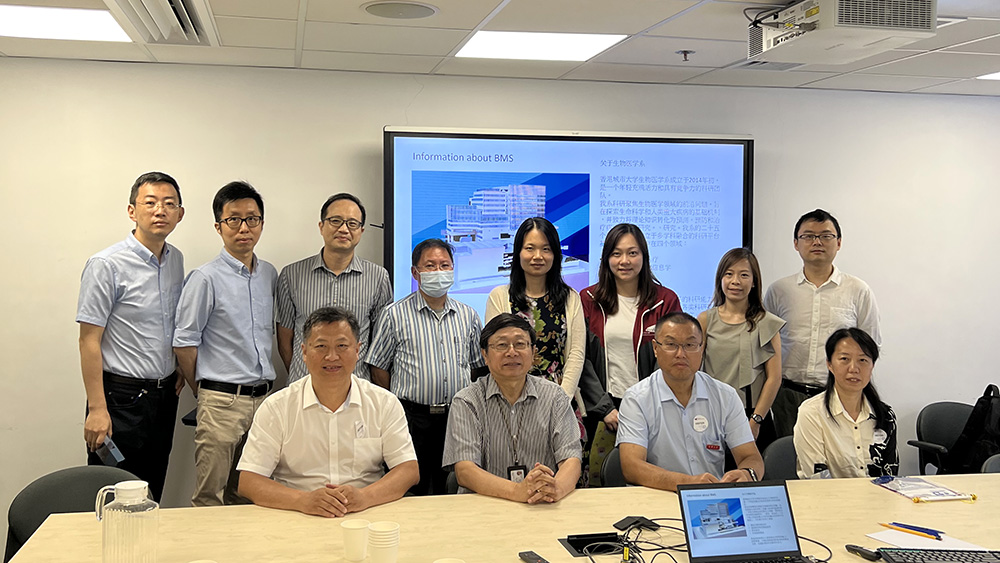 Delegates from University of South China and our faculty colleagues for a group photo.