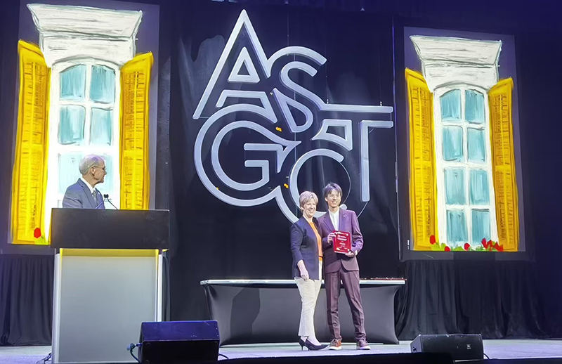Mr Zihua Jiang, PhD student, received the “Excellence in Research Award” (one of 15 awards selected out of ~ 2000 studies) at the 28th Annual Meeting of American Society of Gene and Cell Therapy (ASGCT), 13–16 May 2025, New Orleans, Louisiana, USA.