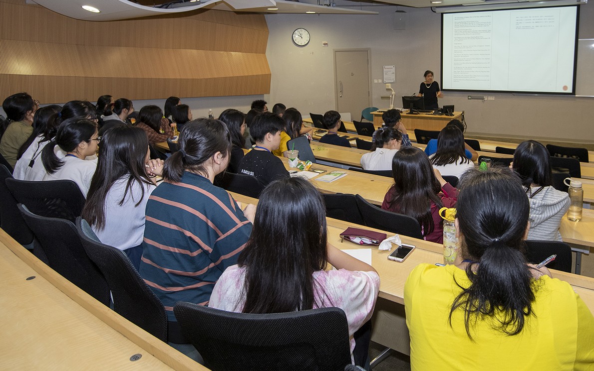 Offering Secondary Students Early Taste of University Life