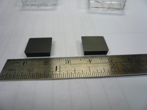 (Left)The diamond coated WC substrate. (Right) The cBN-diamond deposited on WC inserts.