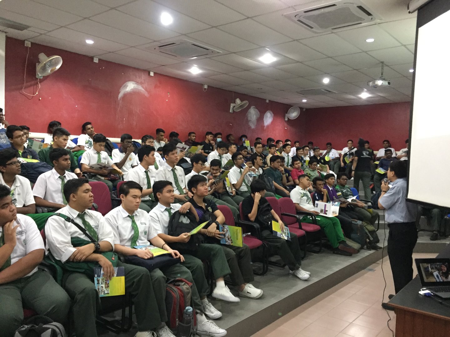 Delegation to Malaysia 02