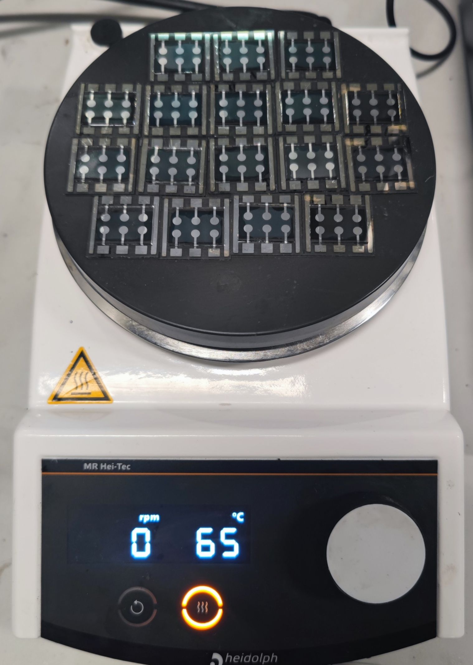 By introducing a thermally robust charge extraction layer, our improved cells retain over 90% of their efficiency, even after prolonged exposure (over 1,200 hours) to high temperatures, around (65℃). (Photo credit: Prof. Zhu Zonglong’s research group / City University of Hong Kong)