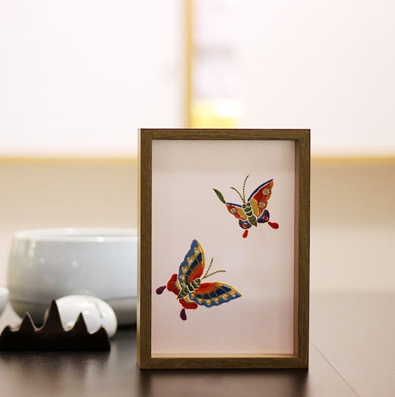 Guang Embroidery - A 1,000-year-old National Treasure Flourishes on Fingertips