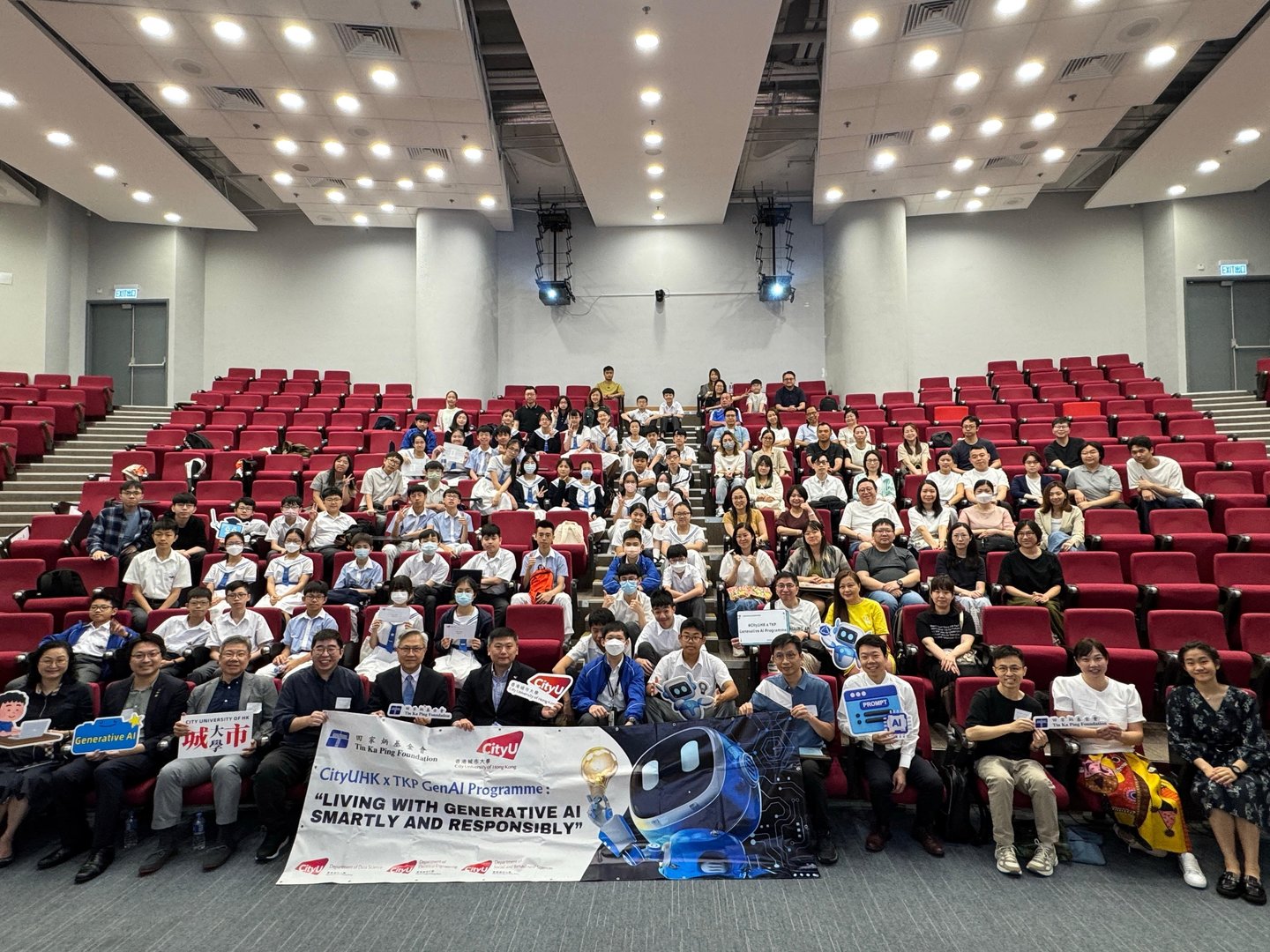 首届学员结业典礼合影