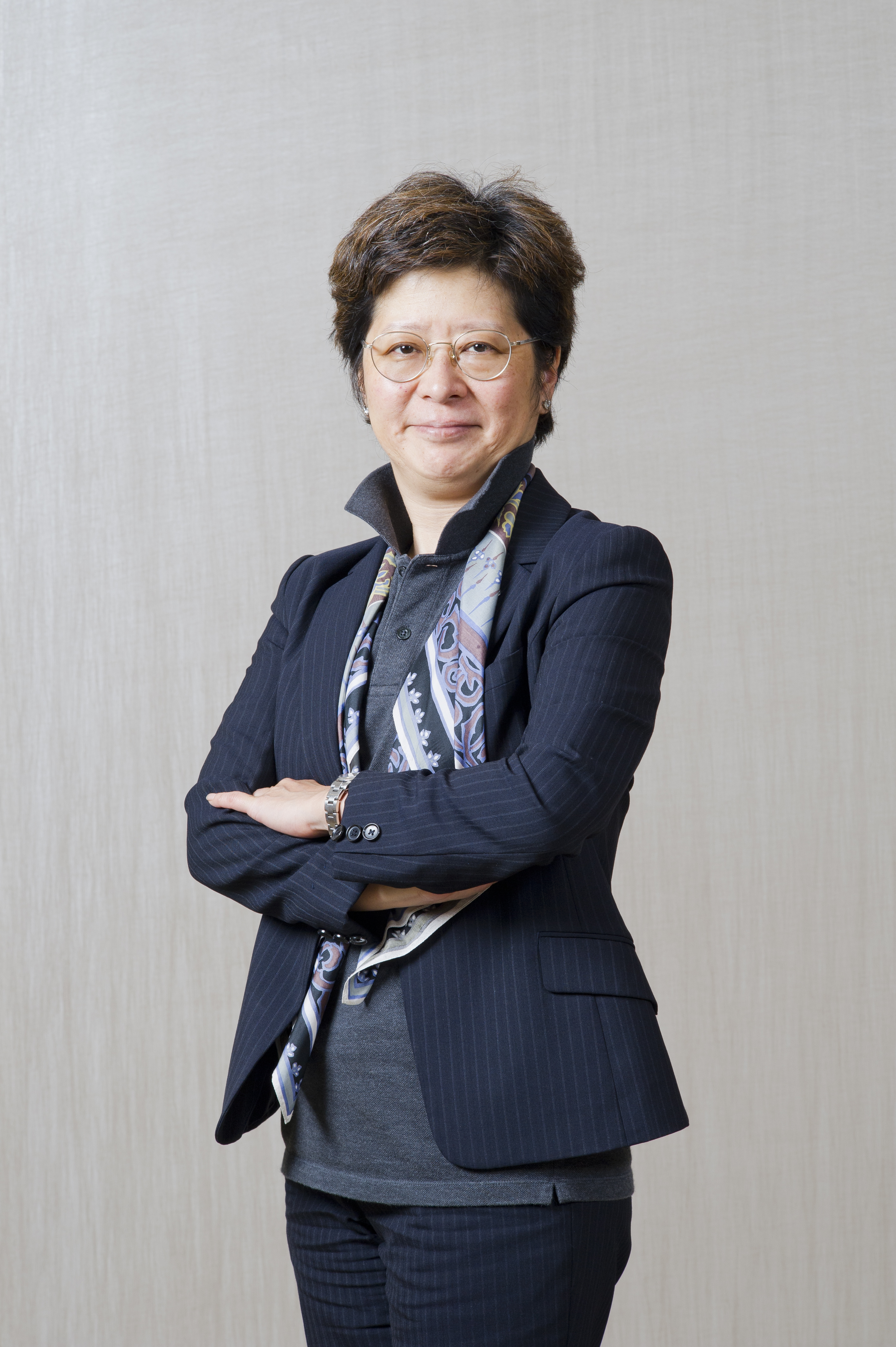 周莉莉小姐