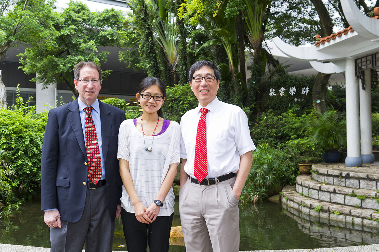 Prof Arthur Ellis, Dr May Tse Pui-ying and Prof Way Kuo