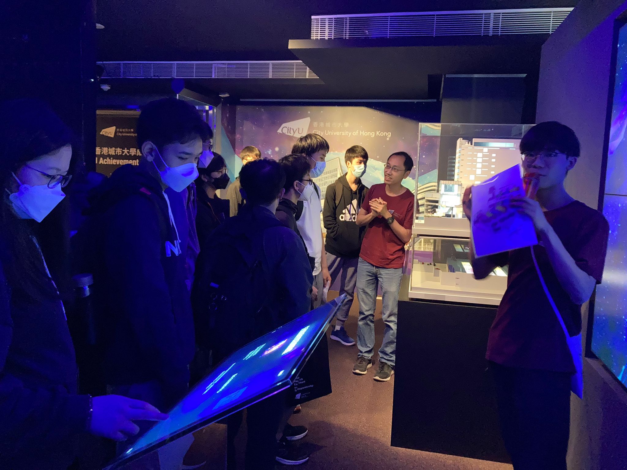 Visiting CityU Achievement Exhibition 1