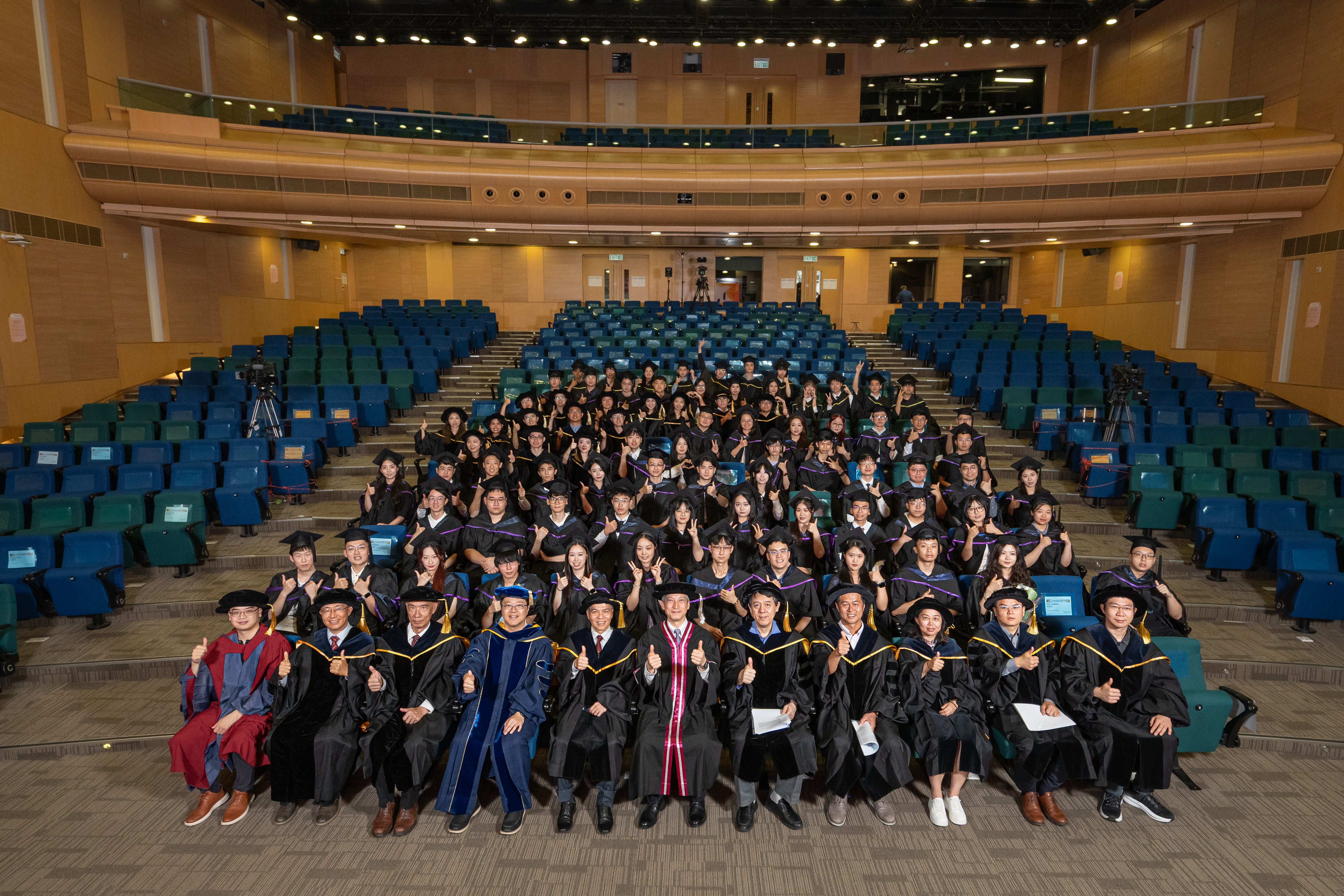 2025 commencement students