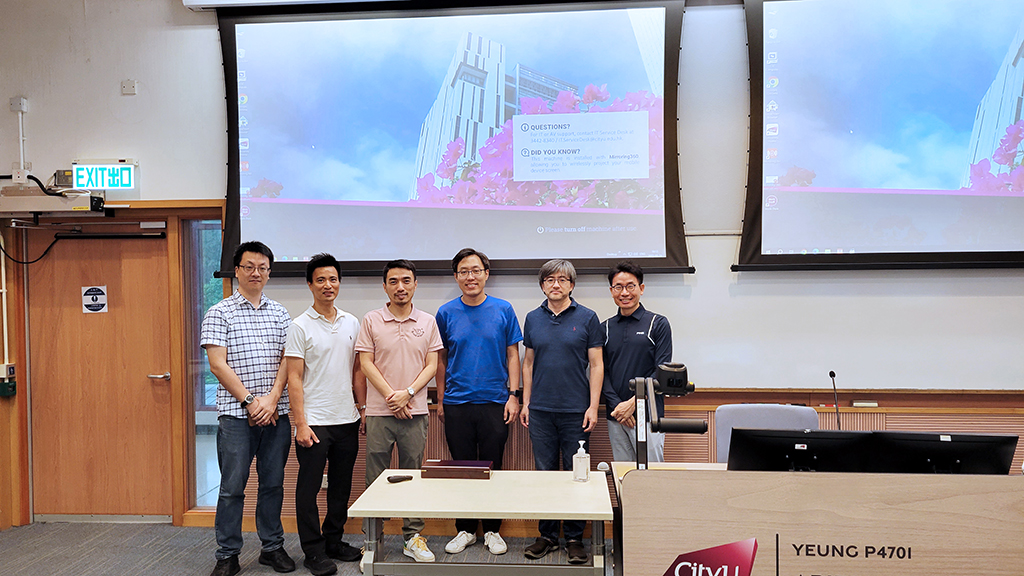 Dr FU and NS Faculty gathered together for group photo.