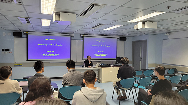 Professor Hee-Sup SHIN presented his work on the Neurobiology of affective empathy