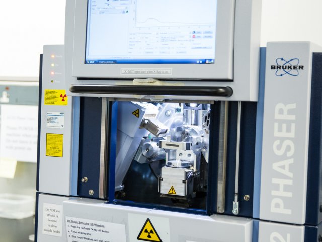 X-ray Powder Diffractometer (XRD) - BRUKER SRD-D2 Phaser