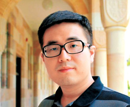 Prof. Zhiguo Yuan and Dr. Xuanyu Lu