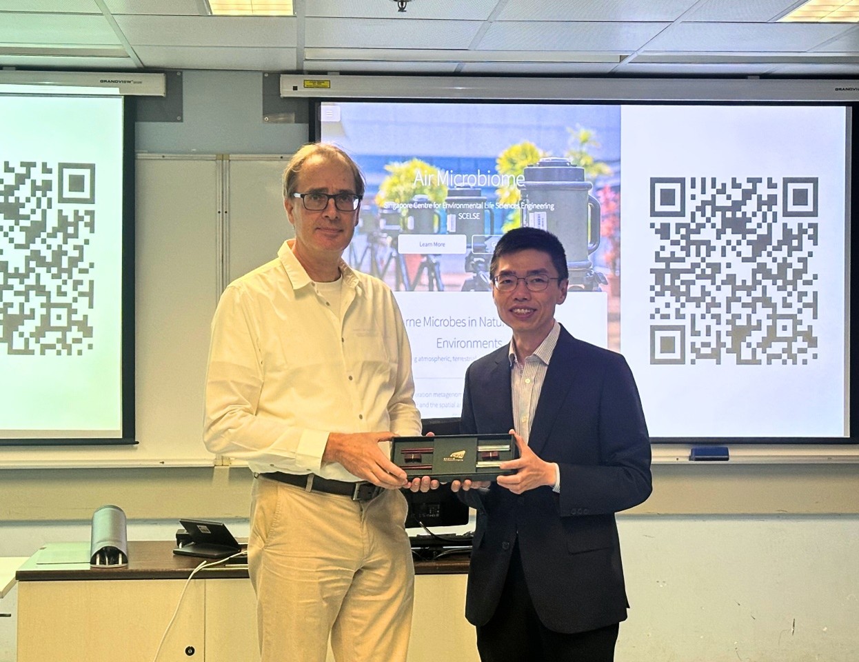 Professor Stephan Schuster