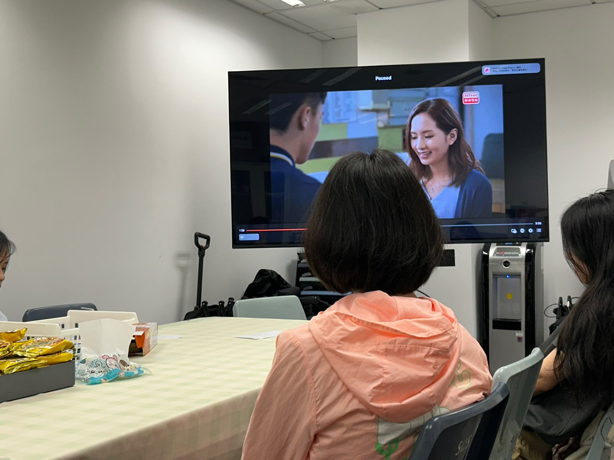 The participants were discussing the difficulties that ASD students may face in workplace and daily life. 參與者討論了自閉症學生在職場和日常生活中可能面臨的困難。
