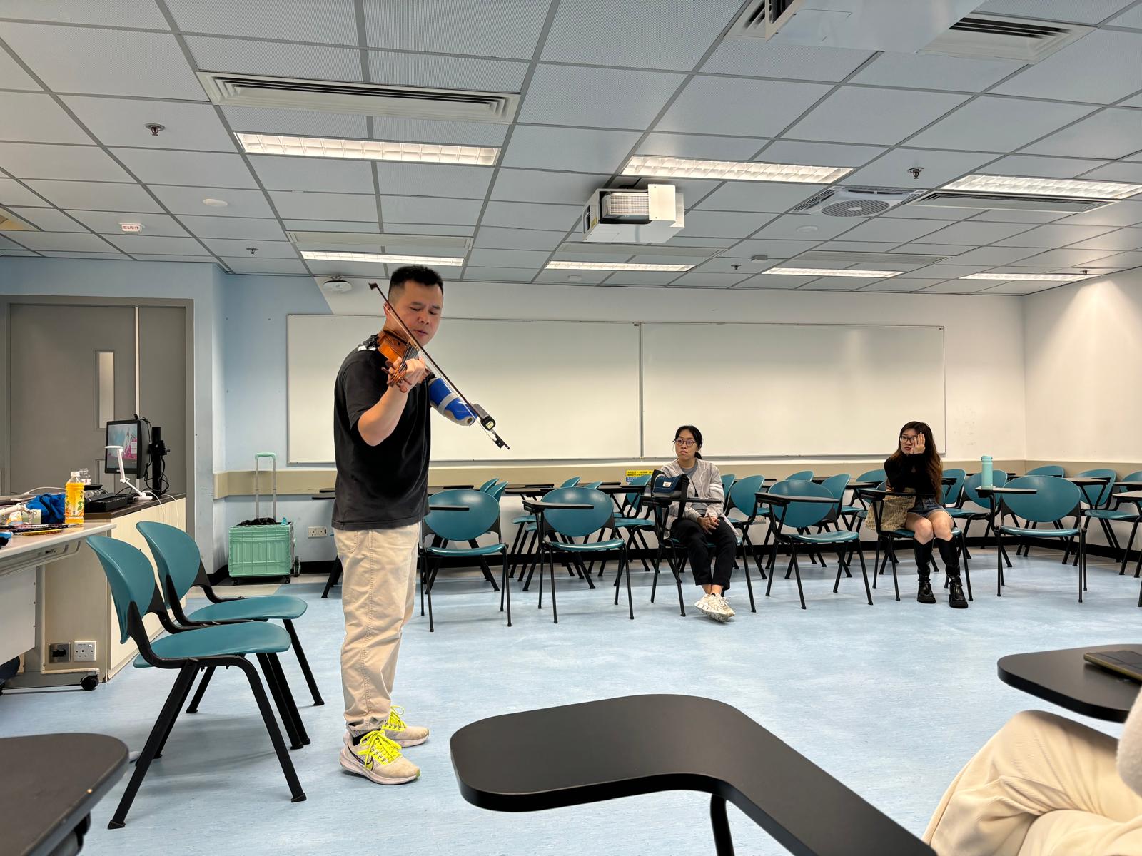 共融剧场：「好笑融」栋笃笑互动剧场