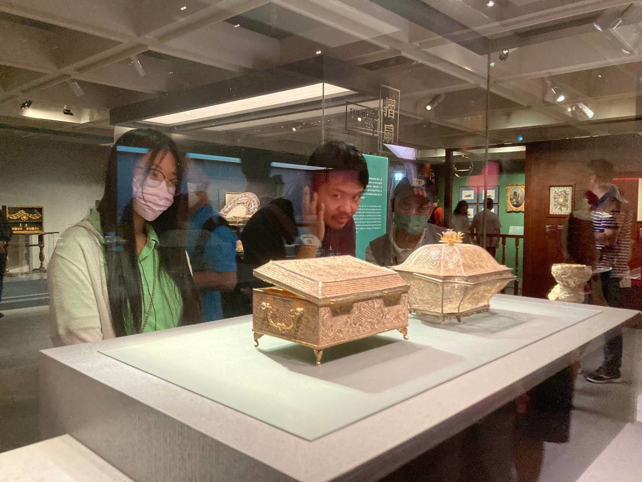 photo_6060011800696570675_y_1