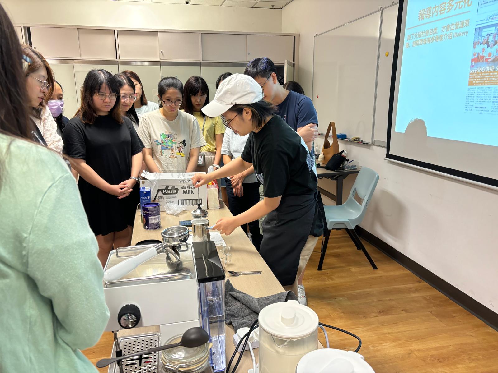 咖啡拉花工作坊 (供城市大學職員參加)