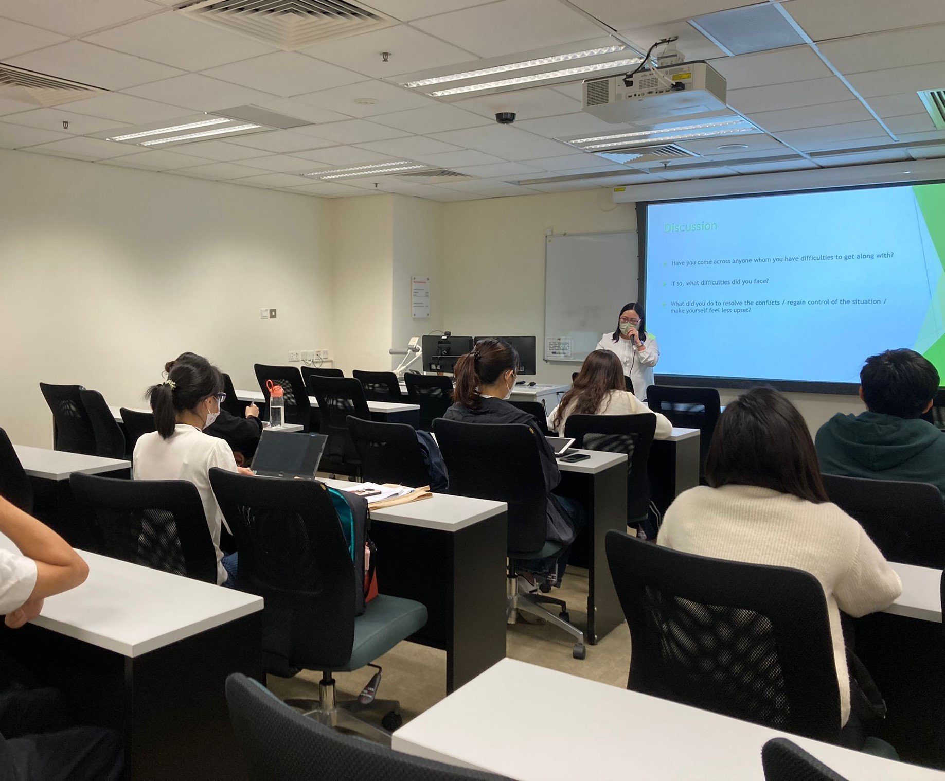 Student Talk: How to Establish and Maintain Challenging Interpersonal Relationship 2022 年 10 月 14 日