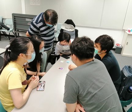 Participants were playing the games to get the knowledge of making video 同學一同玩遊戲了解拍片的知識