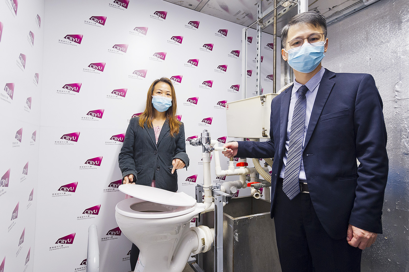 According to the findings of Professor Lai’s (right) research team, aerosol droplets can rise higher if a valve type flushing system is used. Dr Li reminds the public to clean washroom facilities regularly.