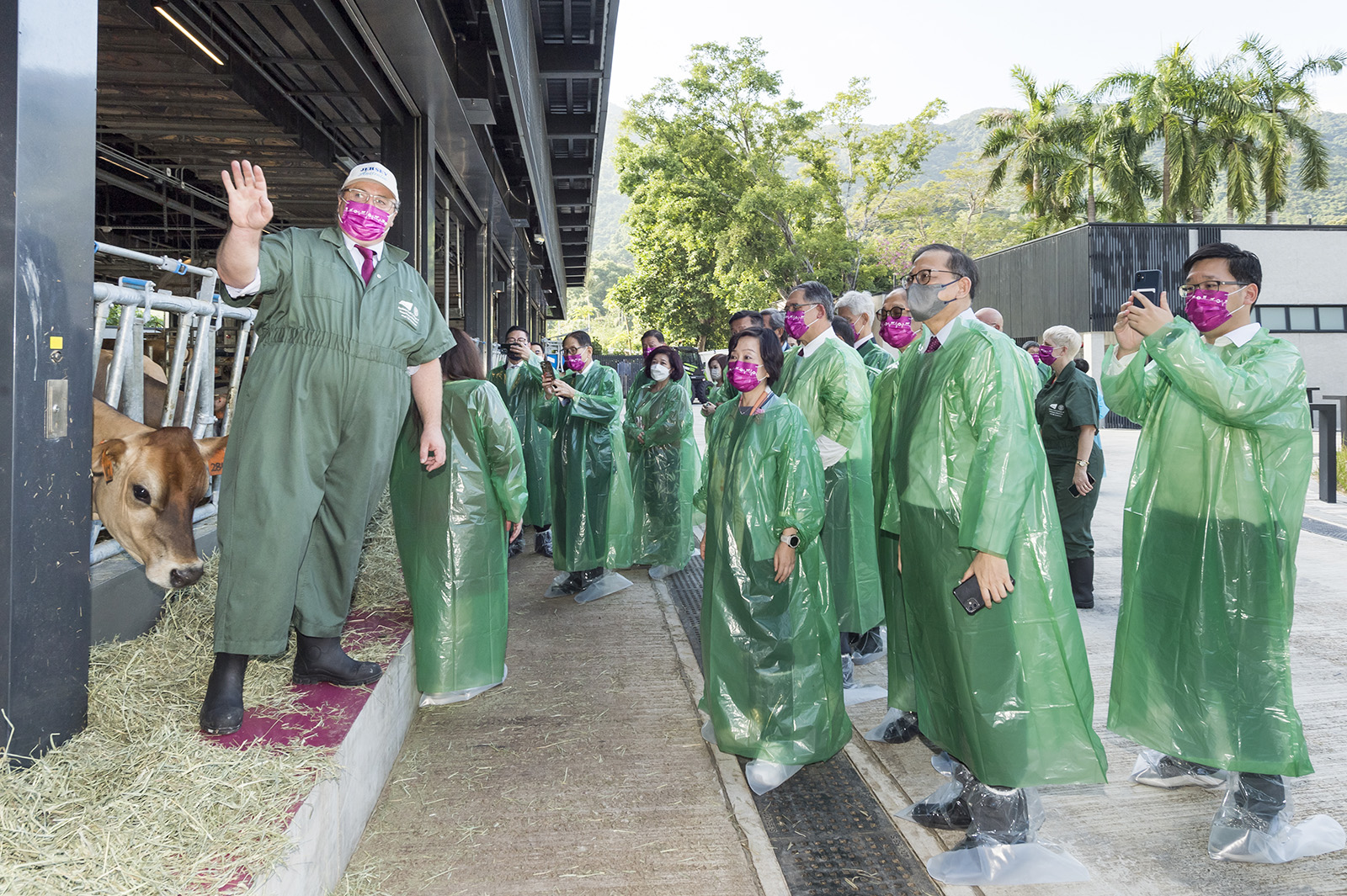 Guests join the CityU Farm tour.