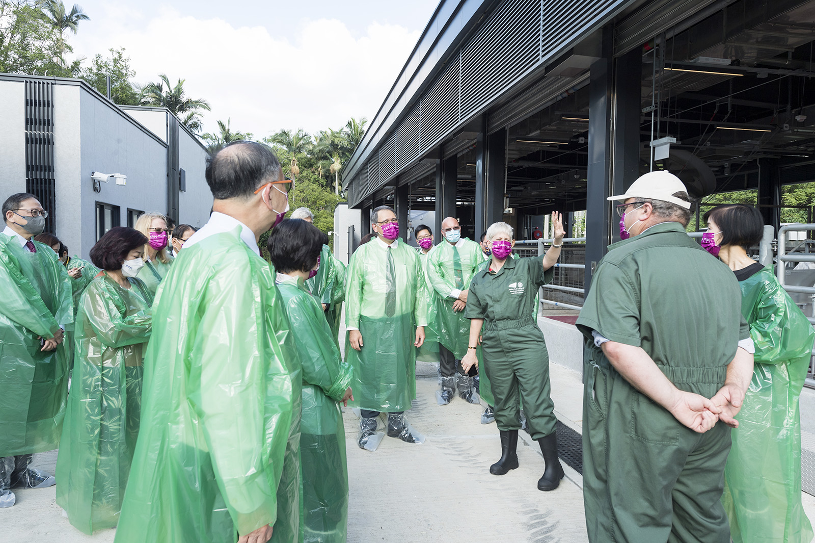 Guests join the CityU Farm tour.