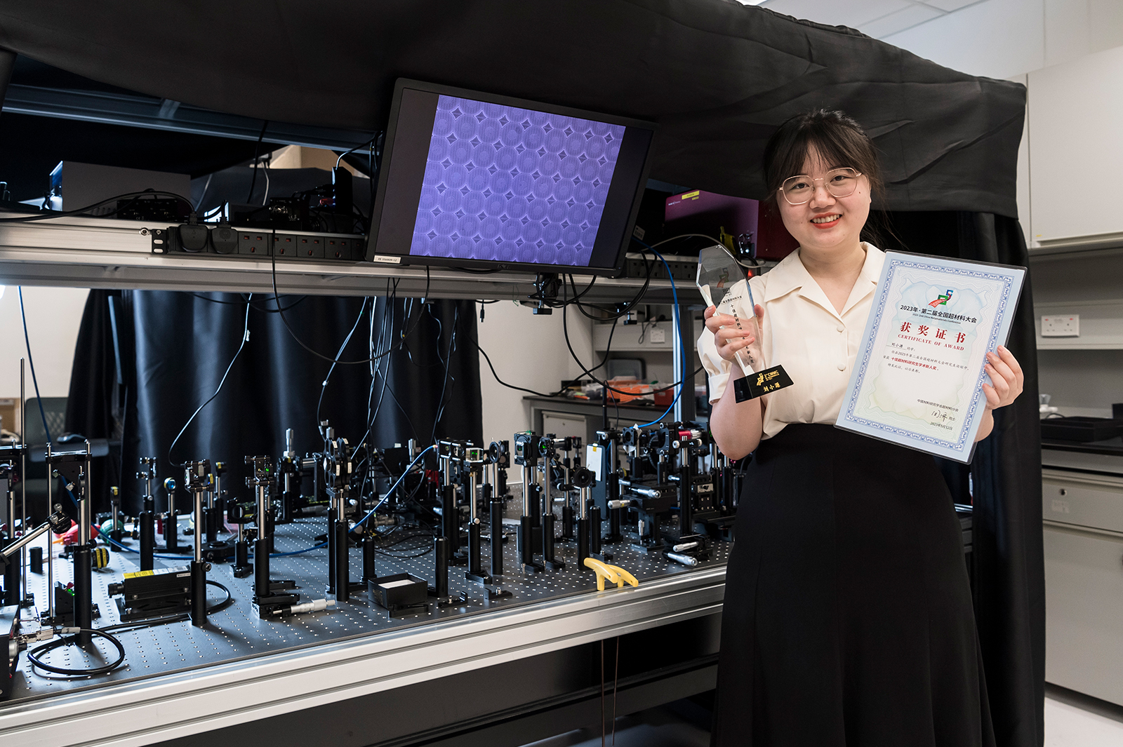 Liu Xiaoyuan won the Top Ten Academic Youth Award for Metamaterial Postgraduate 