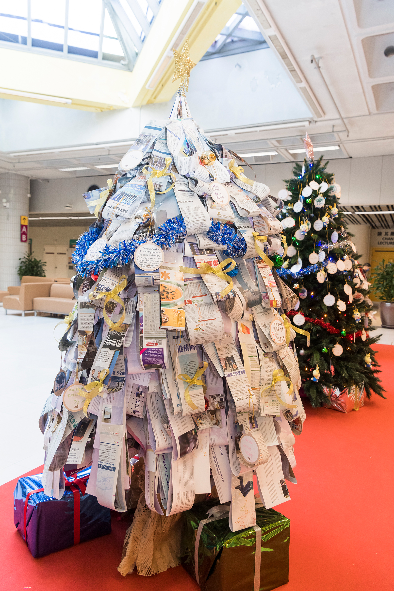 Eco-friendly Christmas tree crafted by a group of CityU students.